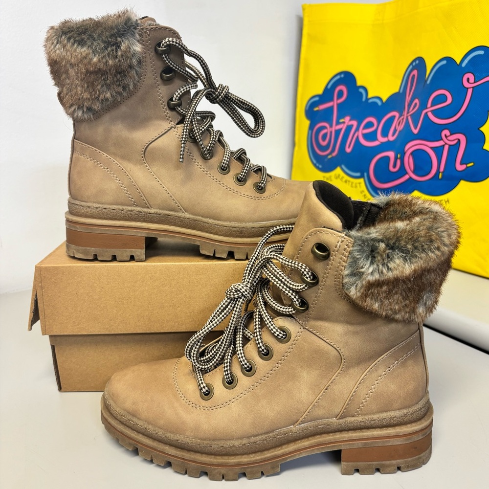 WMNS - Steve Madden Wmns Keystone Faux Shearling Trim Lace-Up Boots - Size 7W